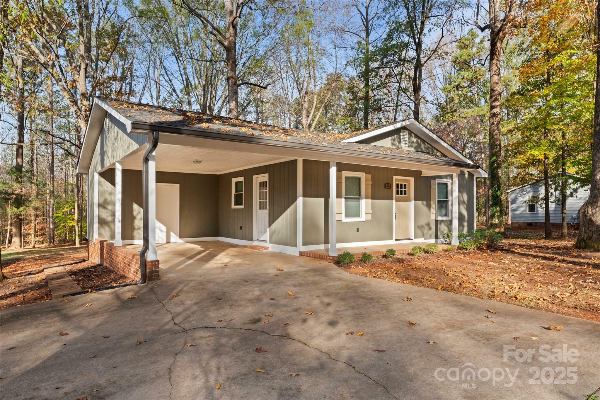 Property Photo:  325 Spring Oak Drive  NC 28147 