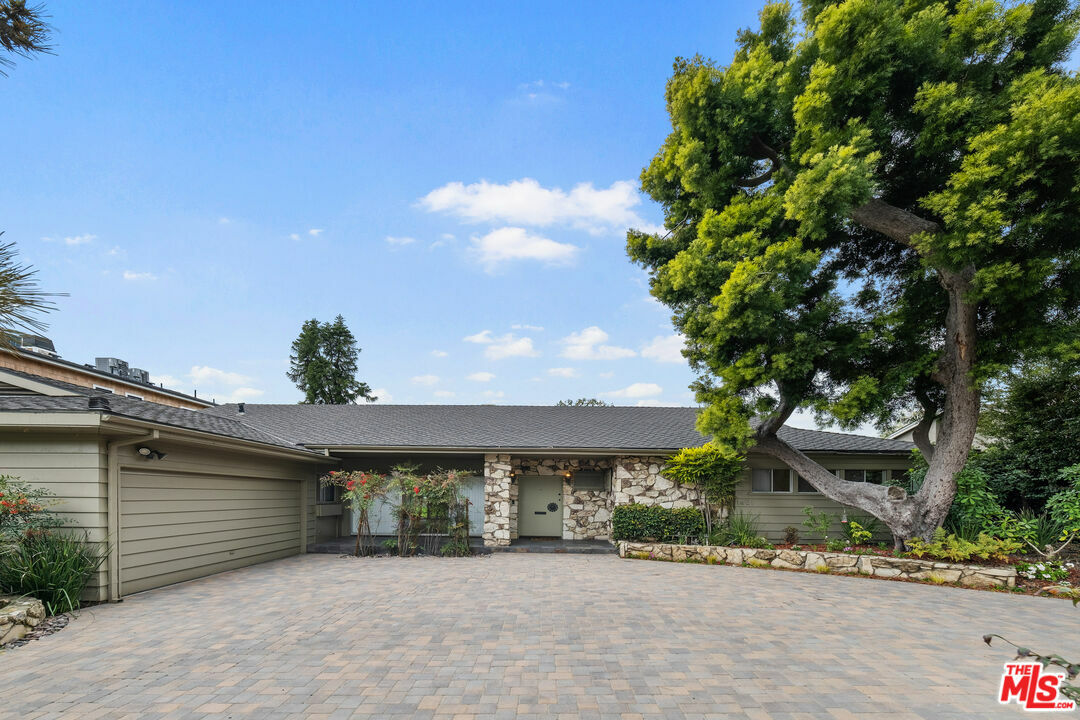 Property Photo:  1401 Allenford Ave  CA 90049 