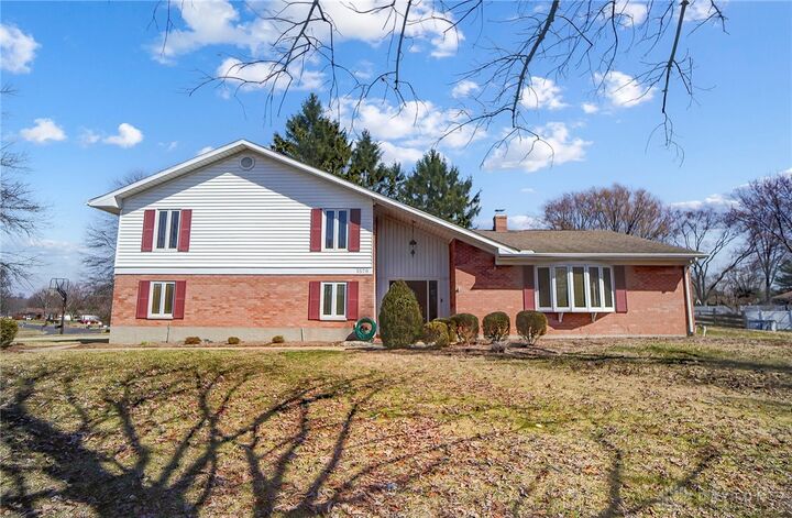 1579 Penbrooke Trail  Dayton OH 45459 photo
