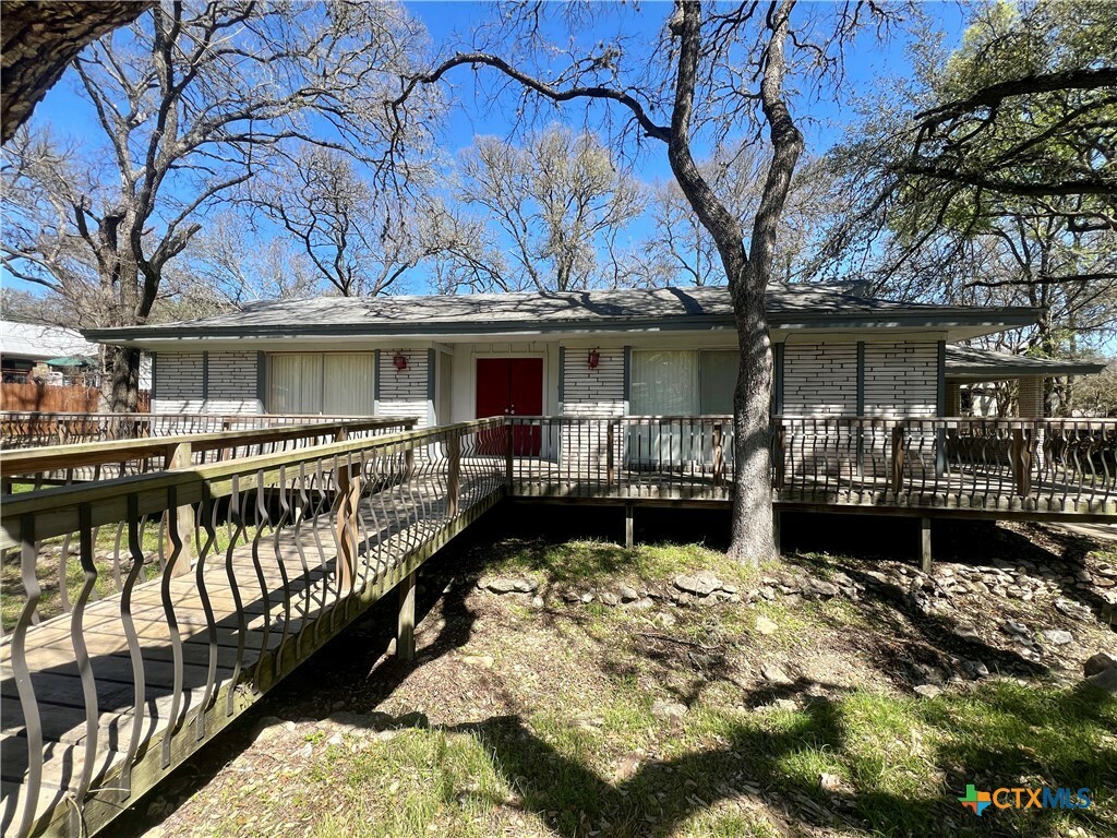 Property Photo:  224 W Hillcrest Drive  TX 78666 