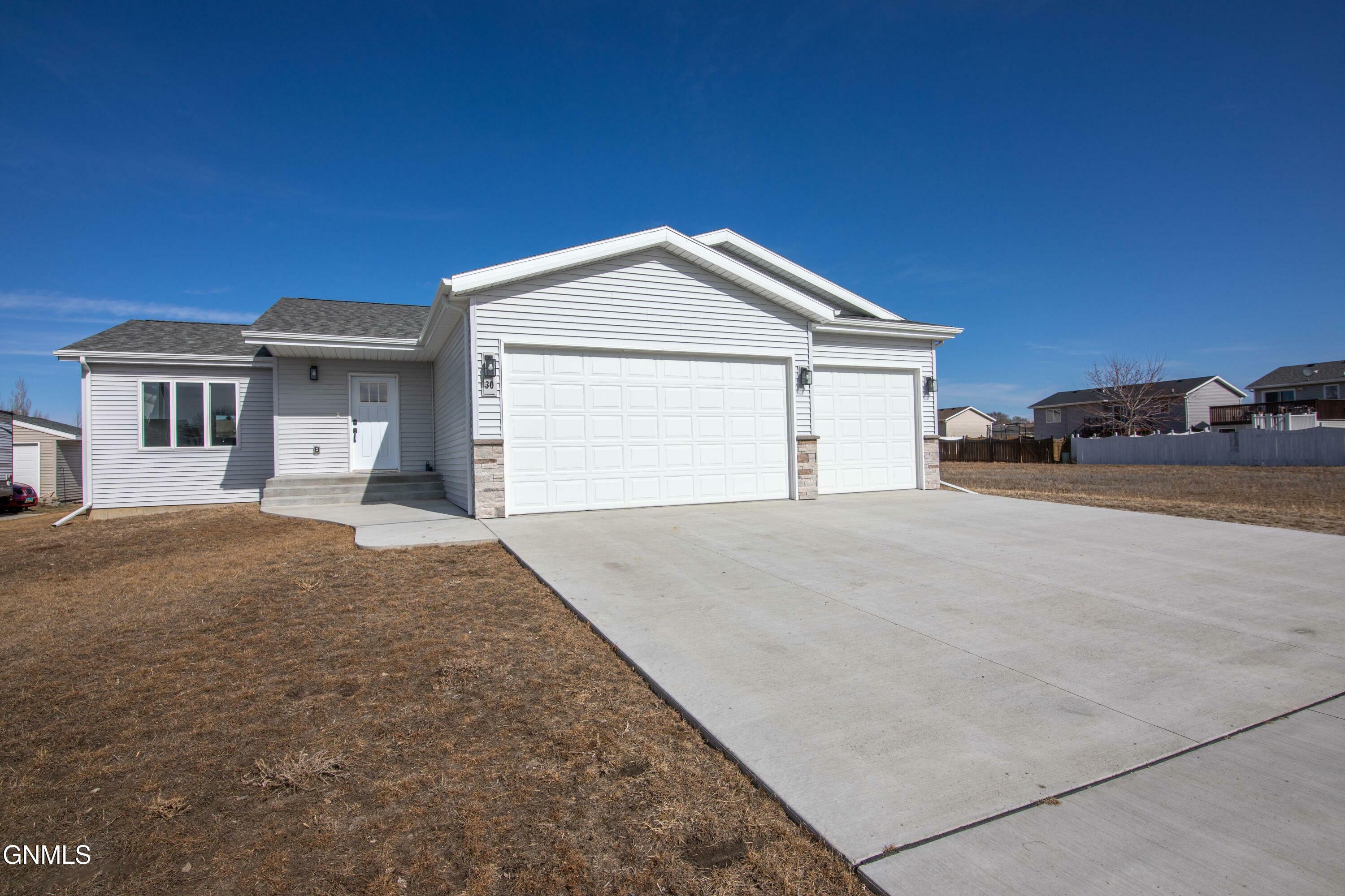 Property Photo:  30 McGinnis Way  ND 58504 