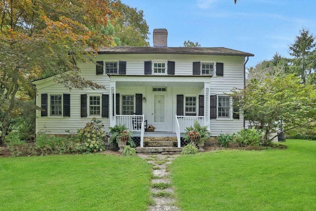 Property Photo:  20 Salem Road  NY 10576 