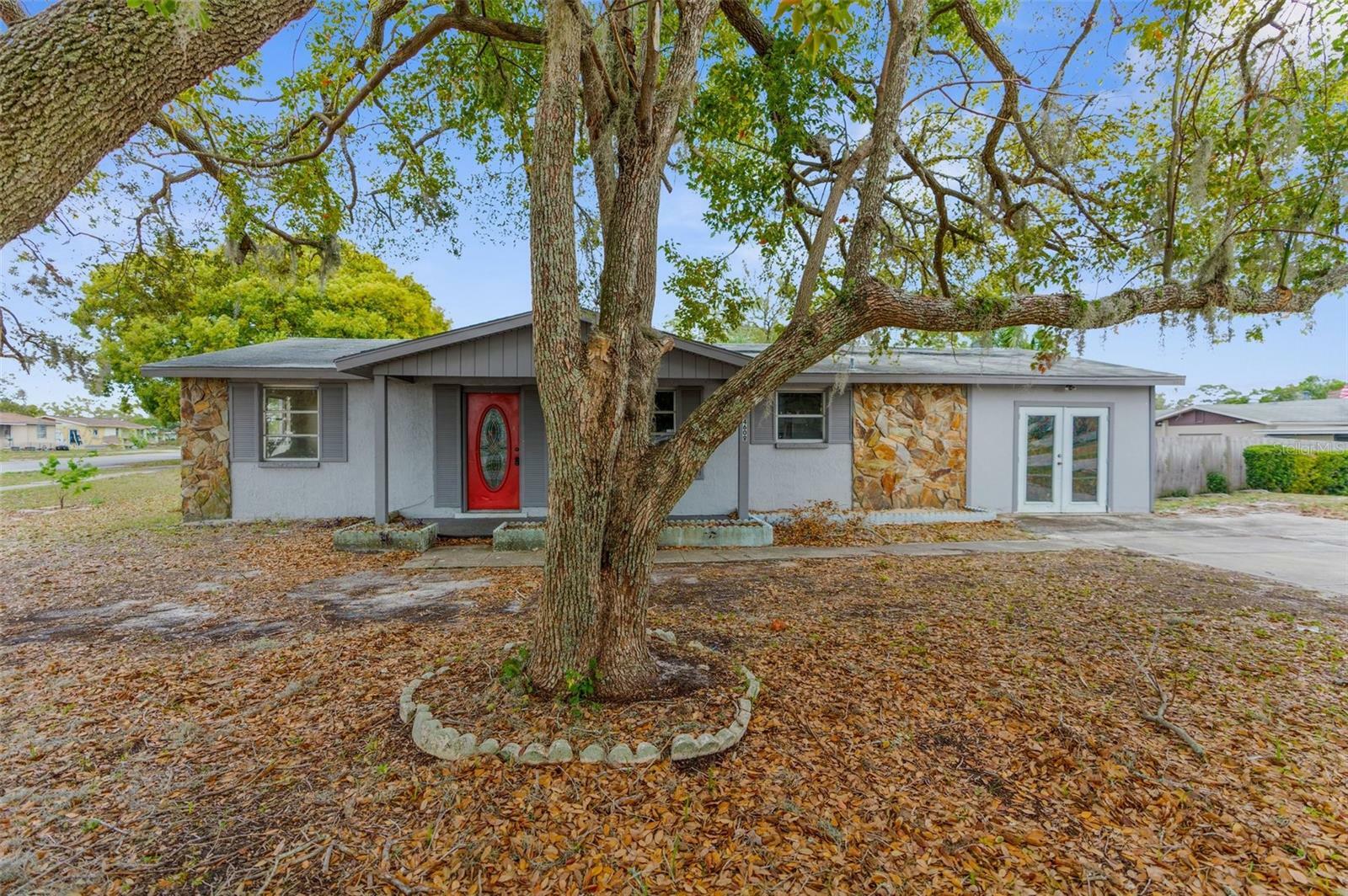 Property Photo:  4608 Deltona Boulevard  FL 34606 