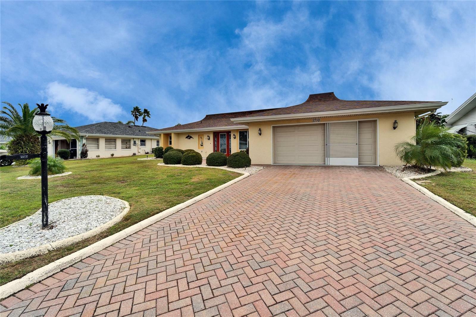 Property Photo: 1710 New Bedford Drive FL 33573