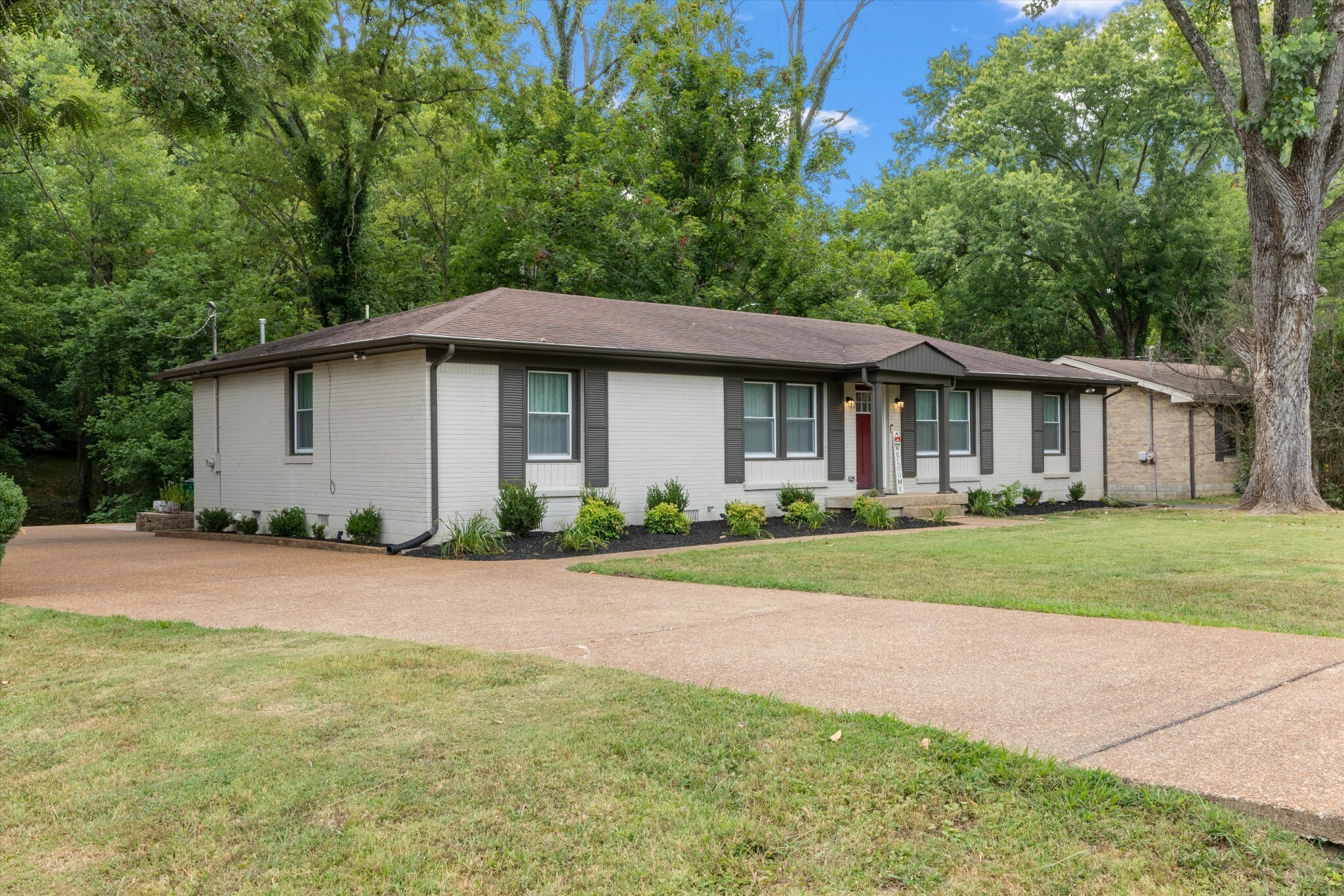 Property Photo:  5017 Suter Dr  TN 37211 