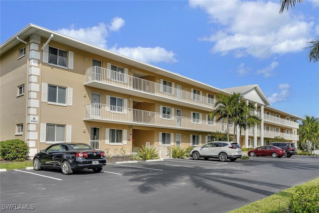 Property Photo: 3062 Sandpiper Bay Circle K302 FL 34112