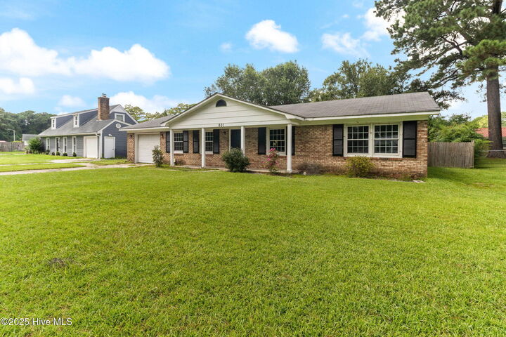 Property Photo:  801 Brynn Marr Road  NC 28546 