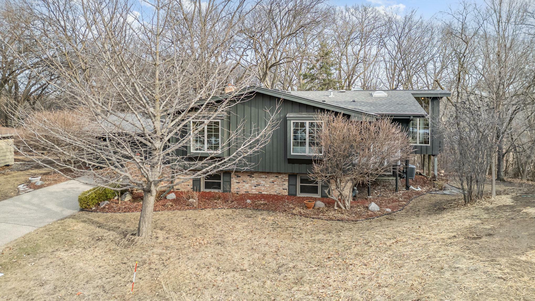 908 Woodlawn Court  Burnsville MN 55337 photo