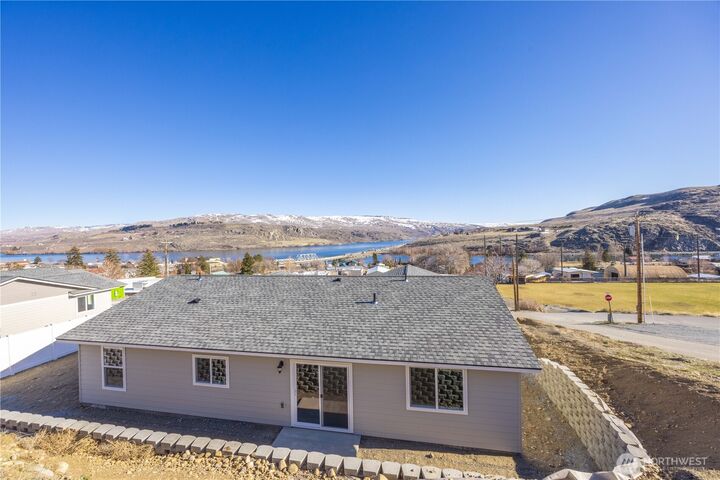 358  Ives Street  Pateros WA 98846 photo