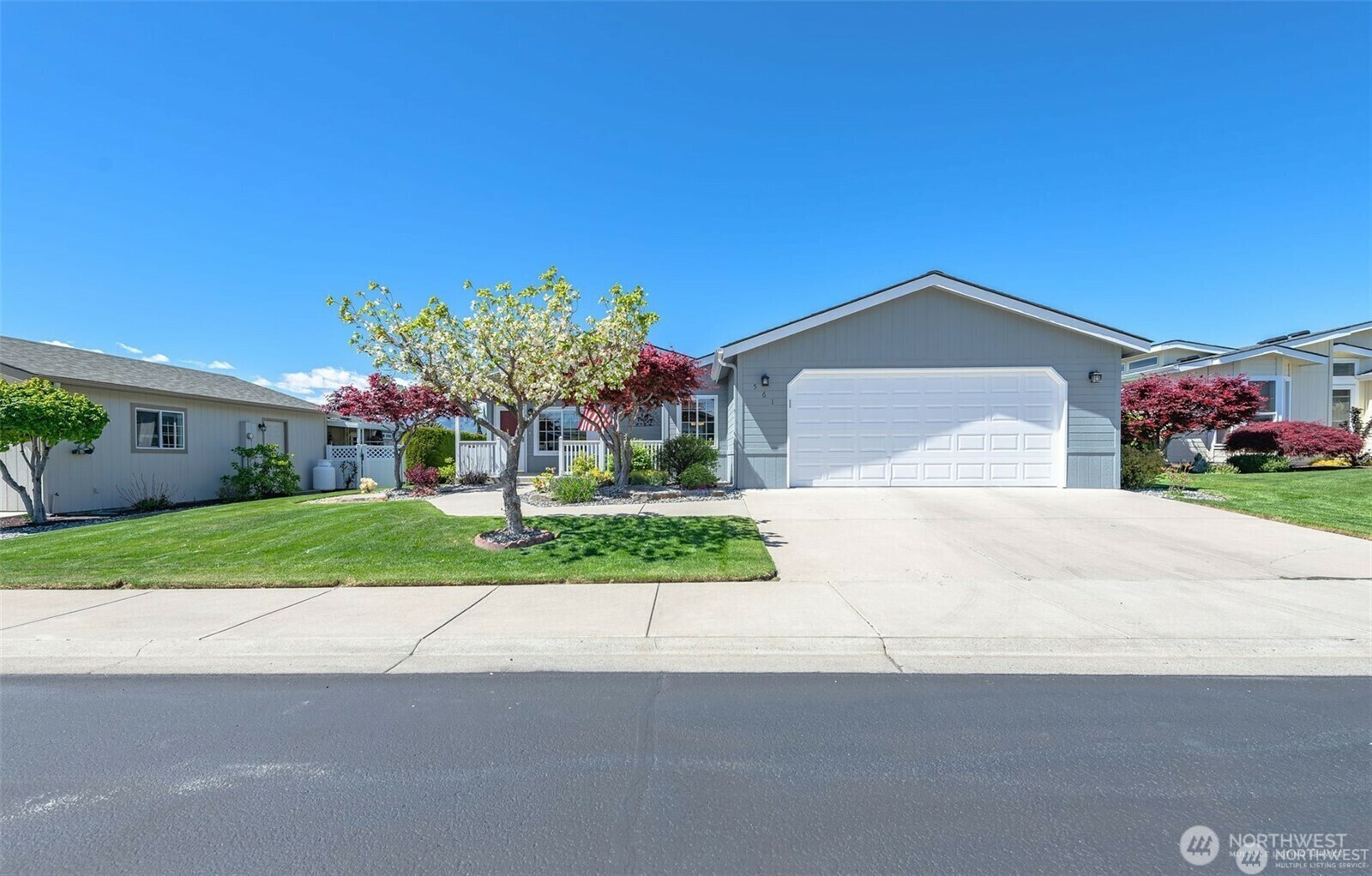 Property Photo: 561 Canyon Dr 53 WA 98802