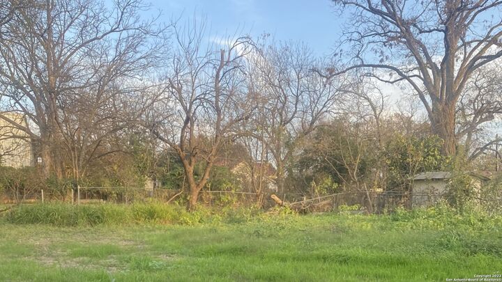 Property Photo:  210 Dalton Alley  TX 78202 