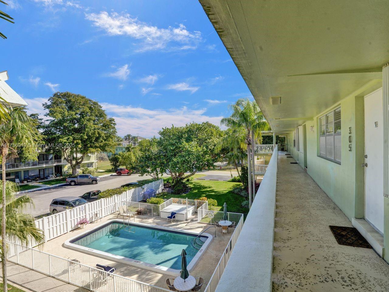 Property Photo: 1900 NE 8th Ct 306 FL 33304