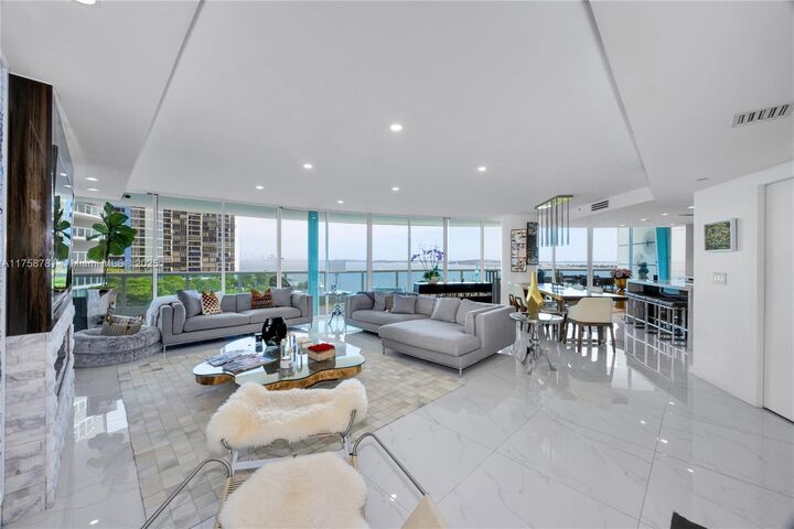 Property Photo: 2127 Brickell Ave 801 FL 33129