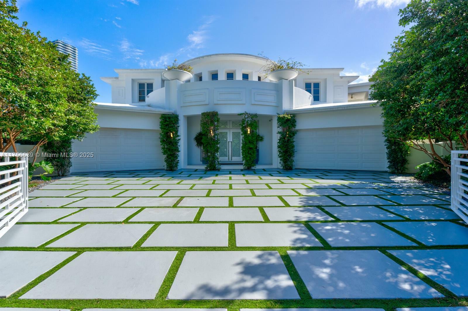 Property Photo:  142 S Island  FL 33160 