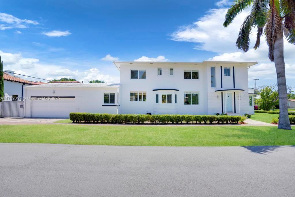 Property Photo: 5861 La Gorce Dr FL 33140