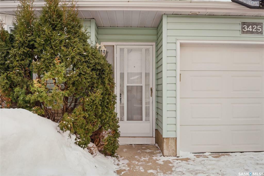 Property Photo:  3425 37th Street W  SK S7L 7A6 