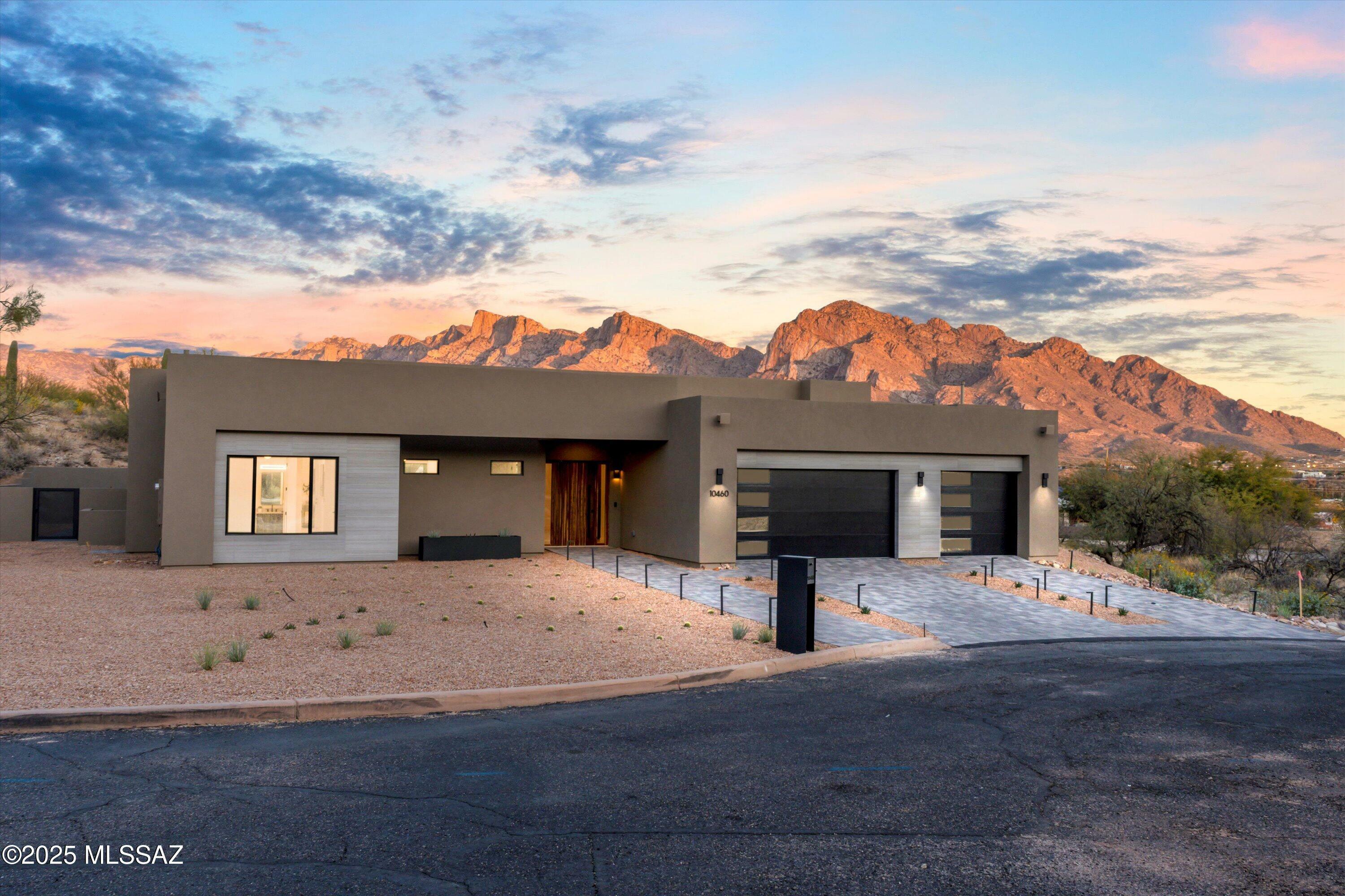 Property Photo: 10460 N Starsearcher Place AZ 85737