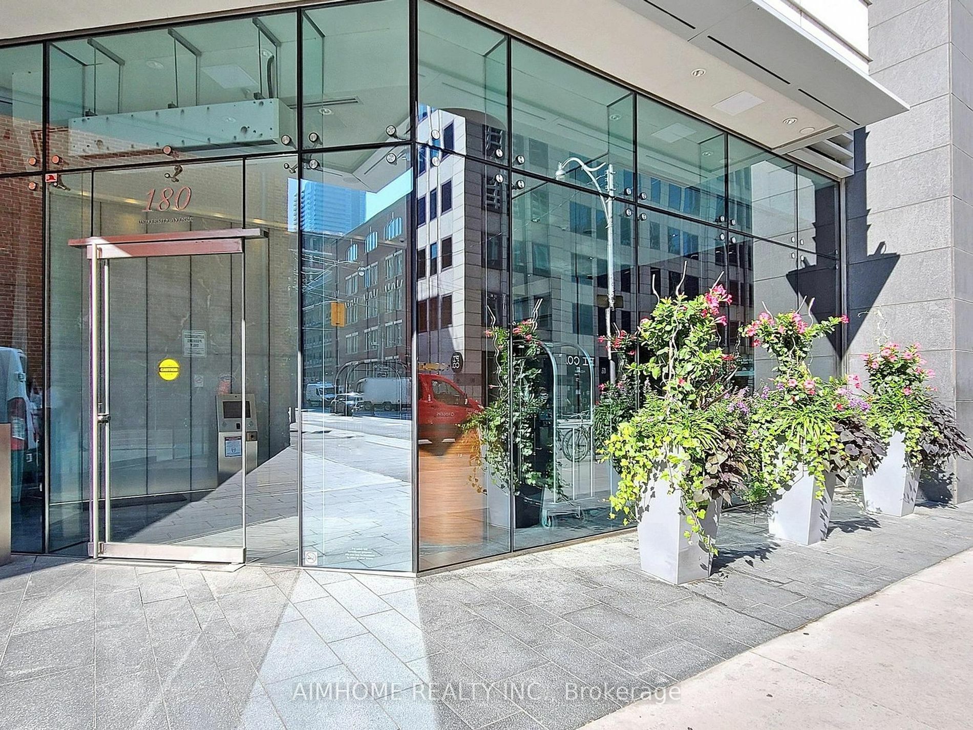 Property Photo:  180 University Ave 5004  ON M5H 0A2 