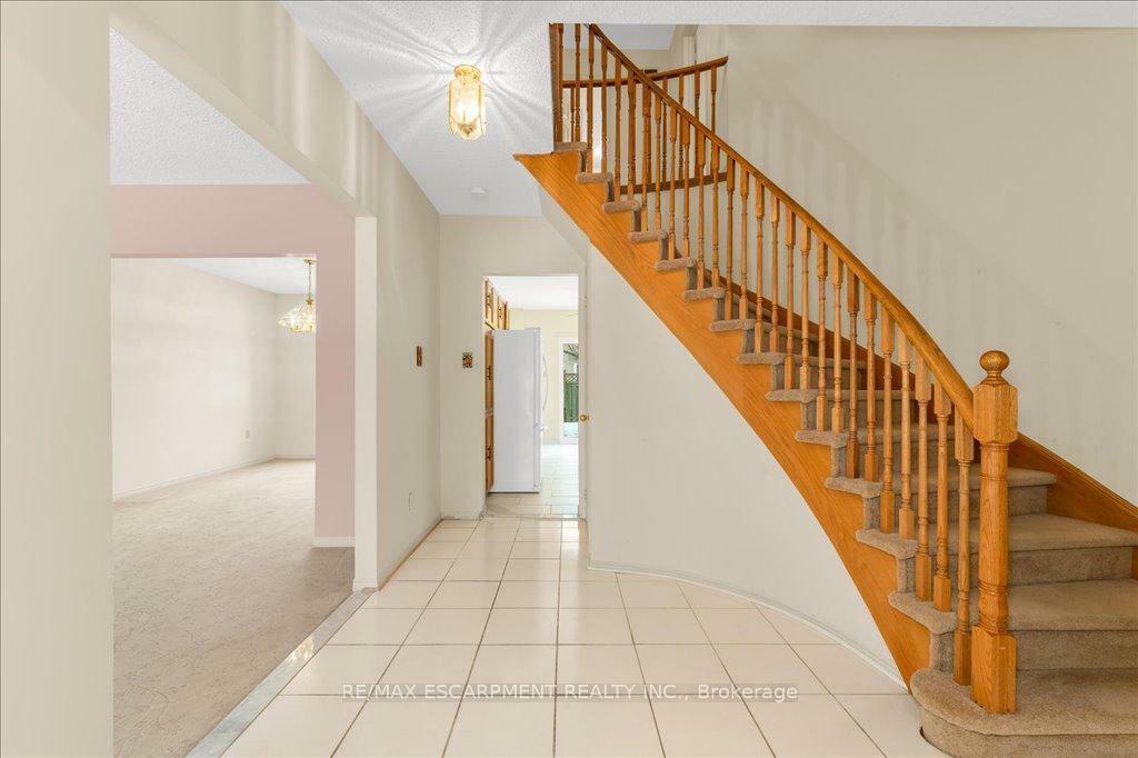 Property Photo:  1404 White Oaks Boulevard  ON L6H 4R7 