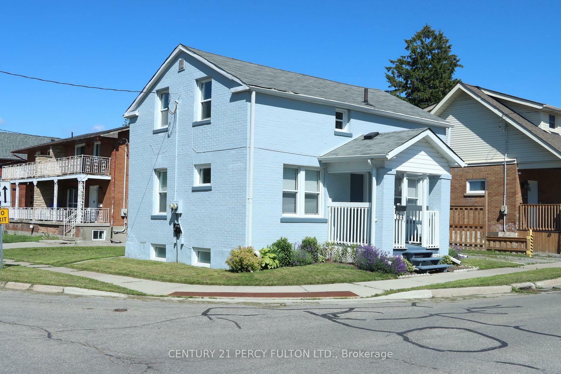 Photo de la propriété: 164 Centre Street N ON L1G 4C3