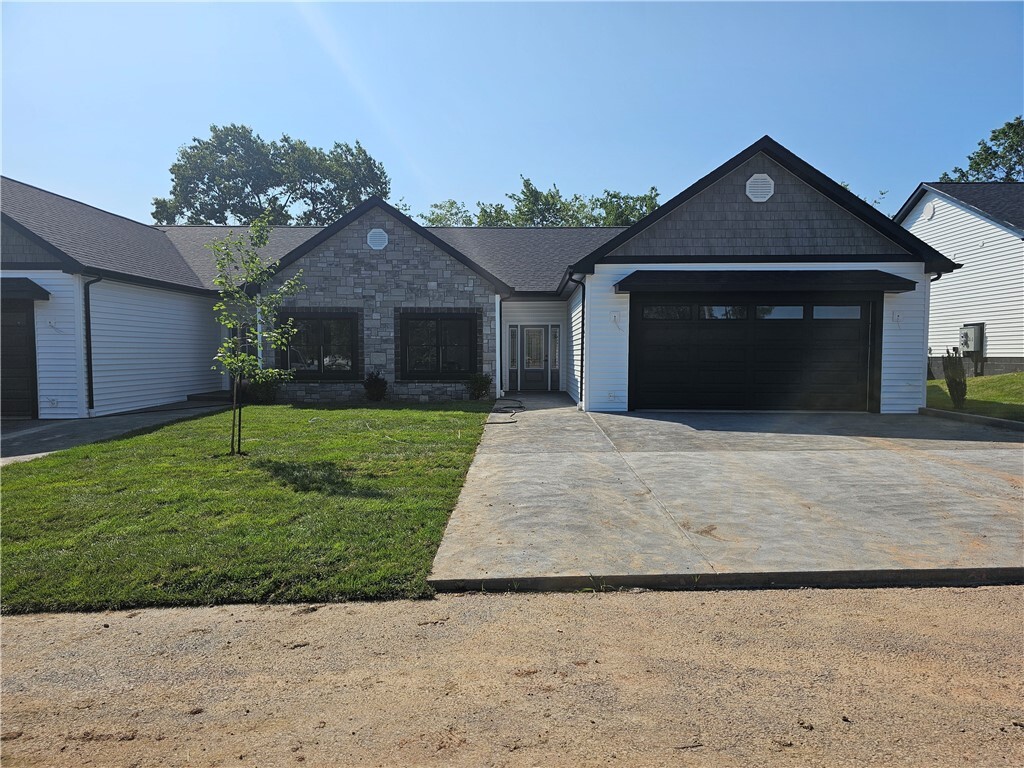 Property Photo: 808 S 10th St PA 15697