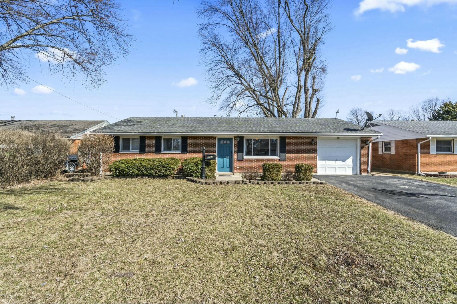 Property Photo:  206 Applegate Road  OH 45322 