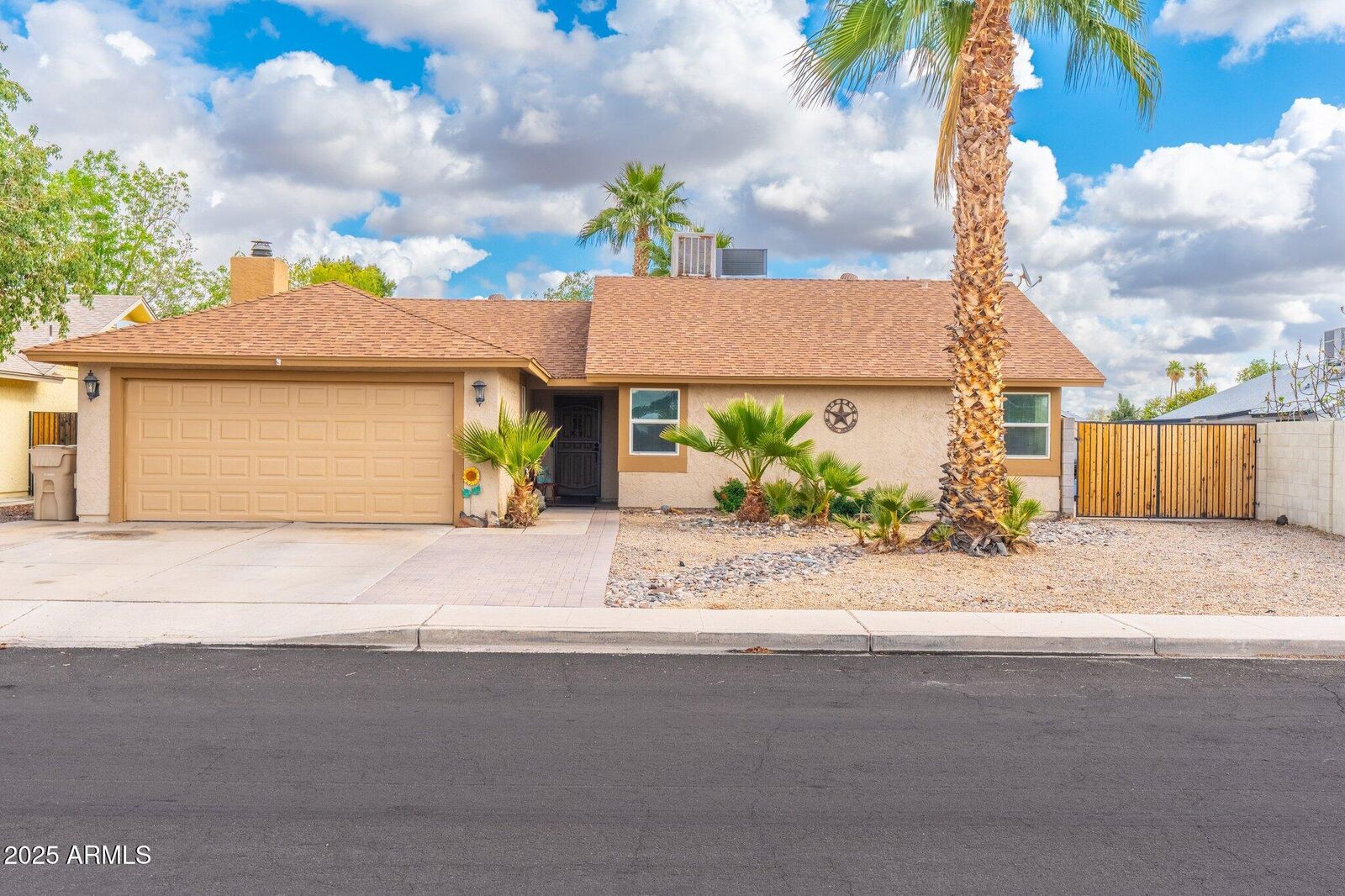 Property Photo:  6248 W Hearn Road  AZ 85306 
