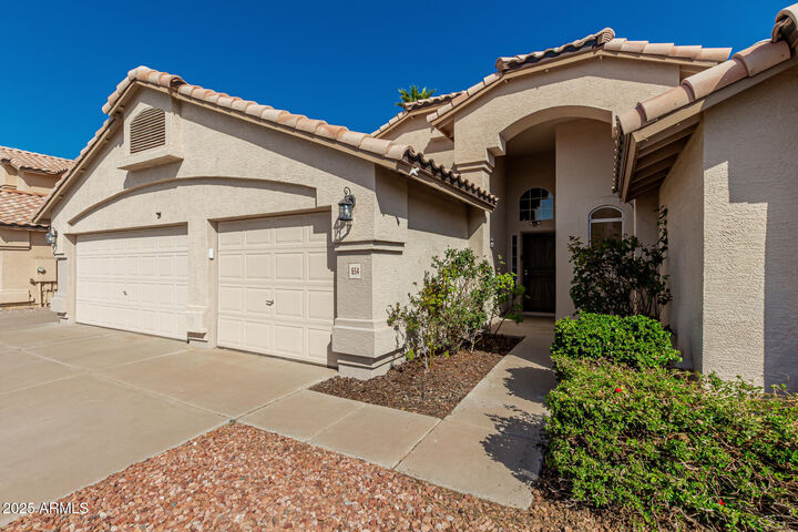 Property Photo:  654 W Natal Circle  AZ 85210 