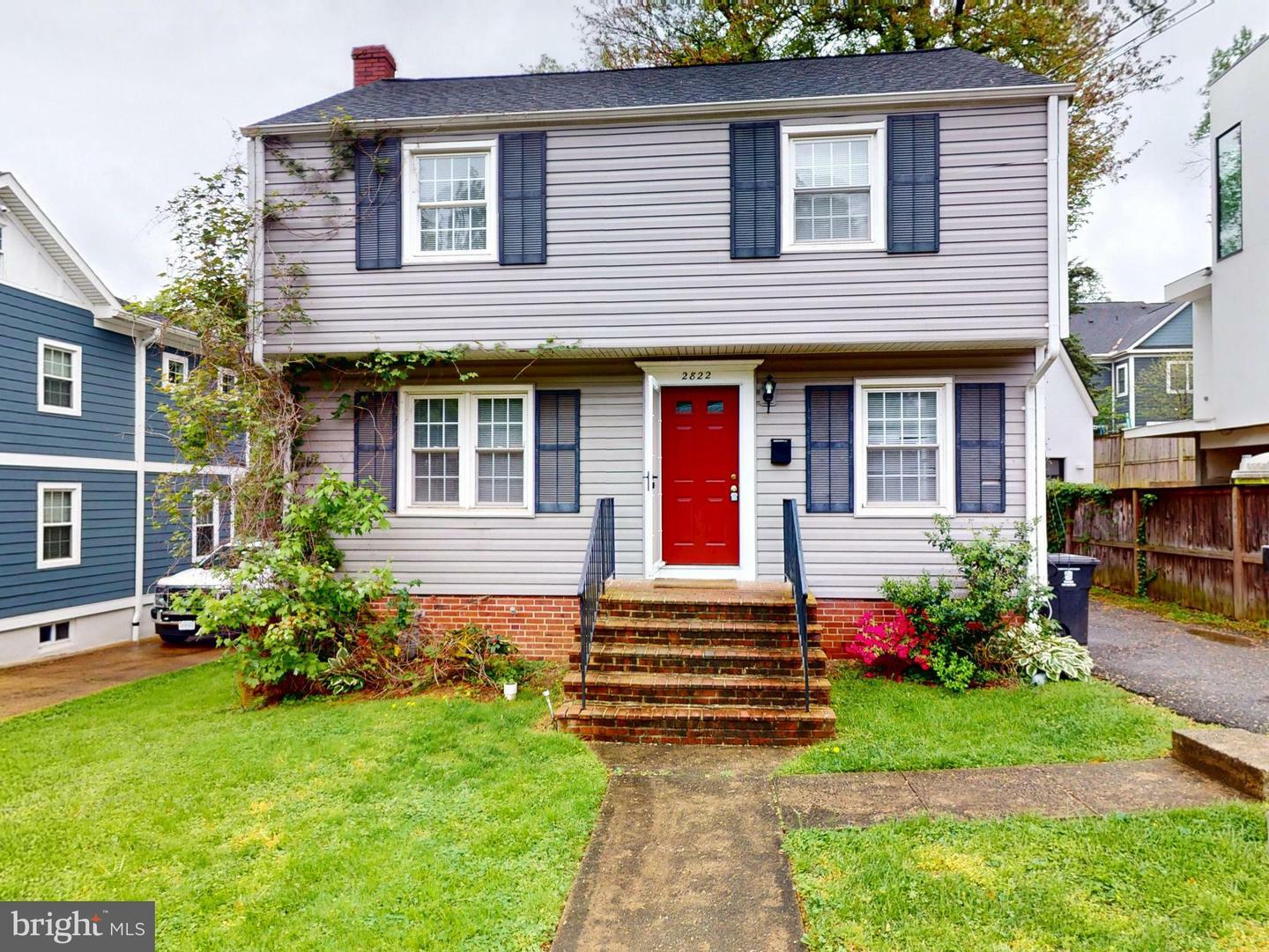 Property Photo: 2822 Lorcom Lane VA 22207