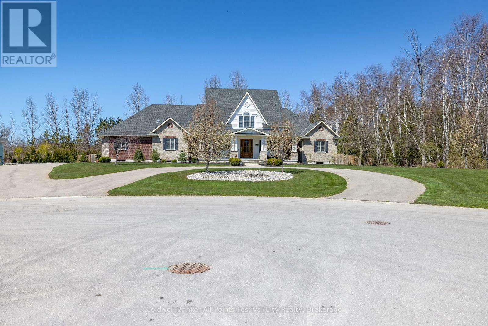 Property Photo: 17 Fawn Creek Lane ON N0M 1G0