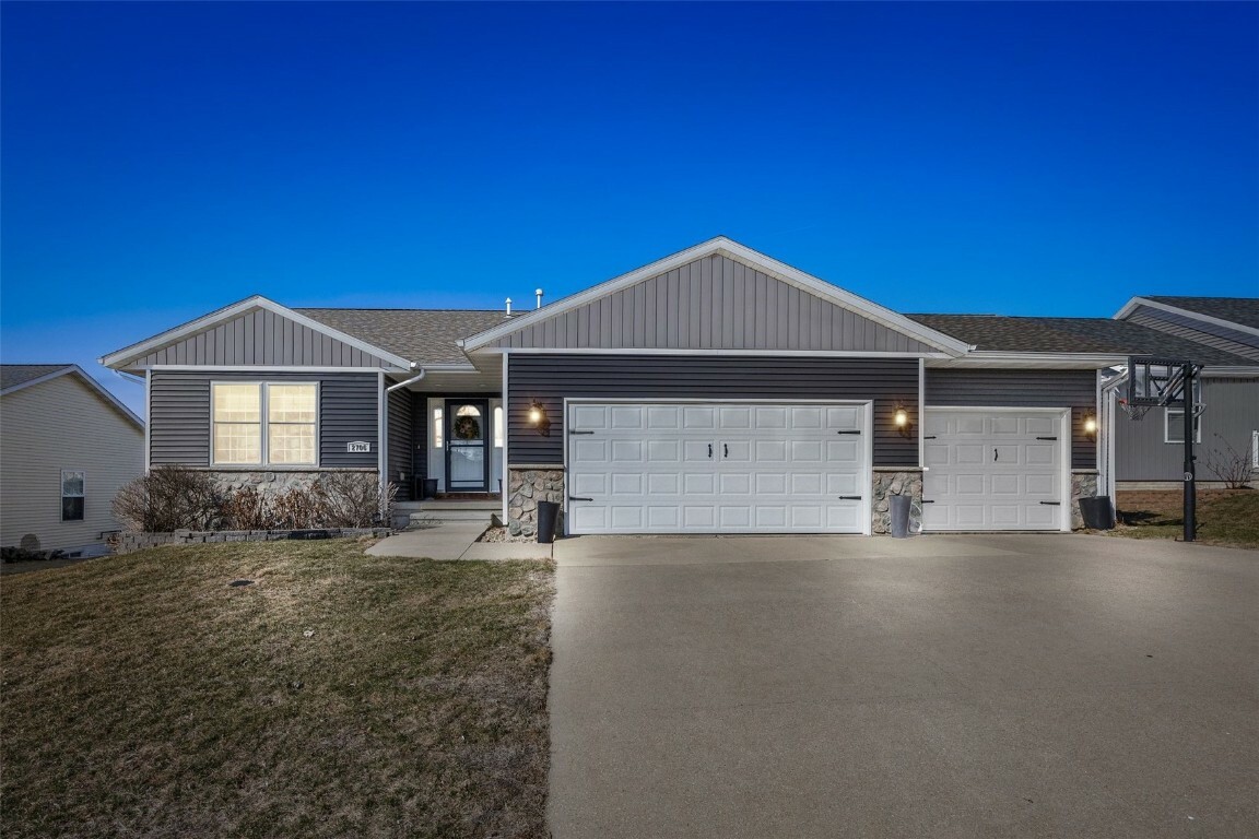 Property Photo: 2706 Navajo Avenue SW IA 52404
