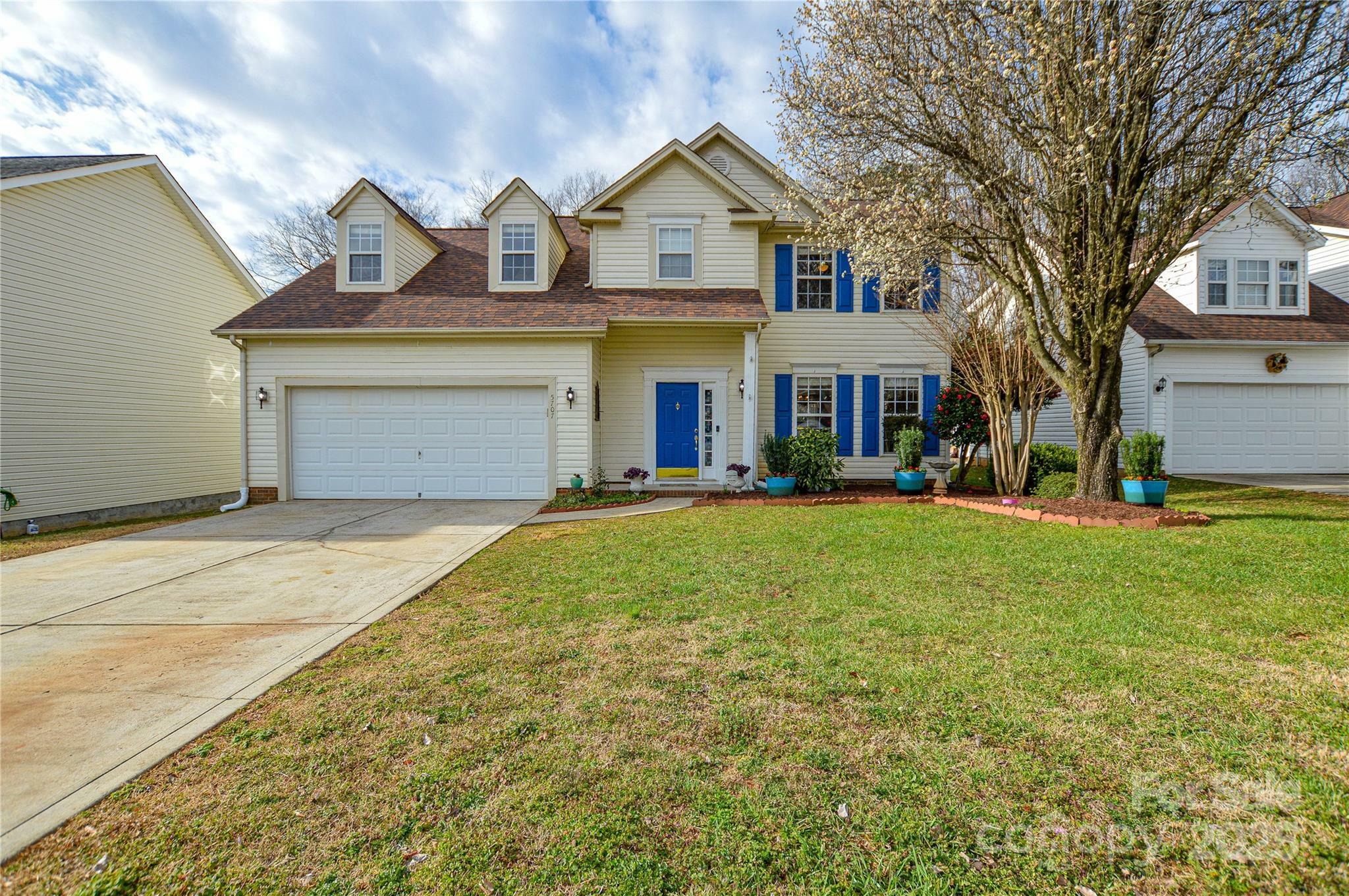 5707 Brandy Ridge Lane  Charlotte NC 28269 photo