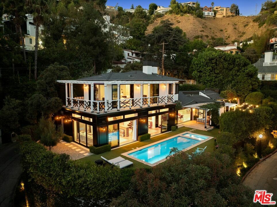 Property Photo: 1640 N Kings Rd CA 90069