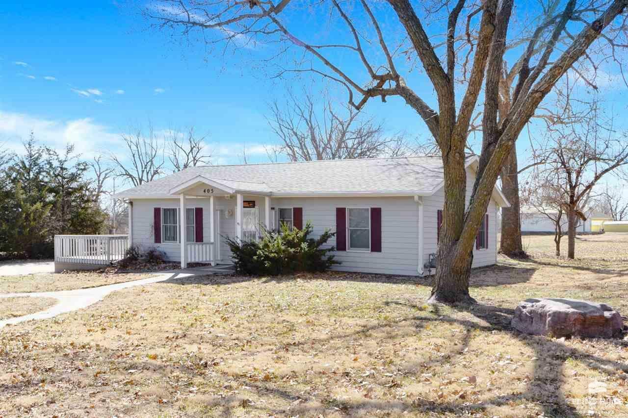 Property Photo: 405 E 8th Street KS 66427