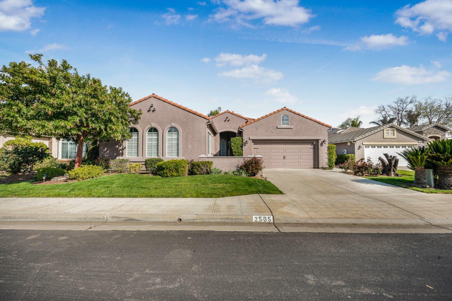 Property Photo:  2565 Powers Avenue  CA 93619 