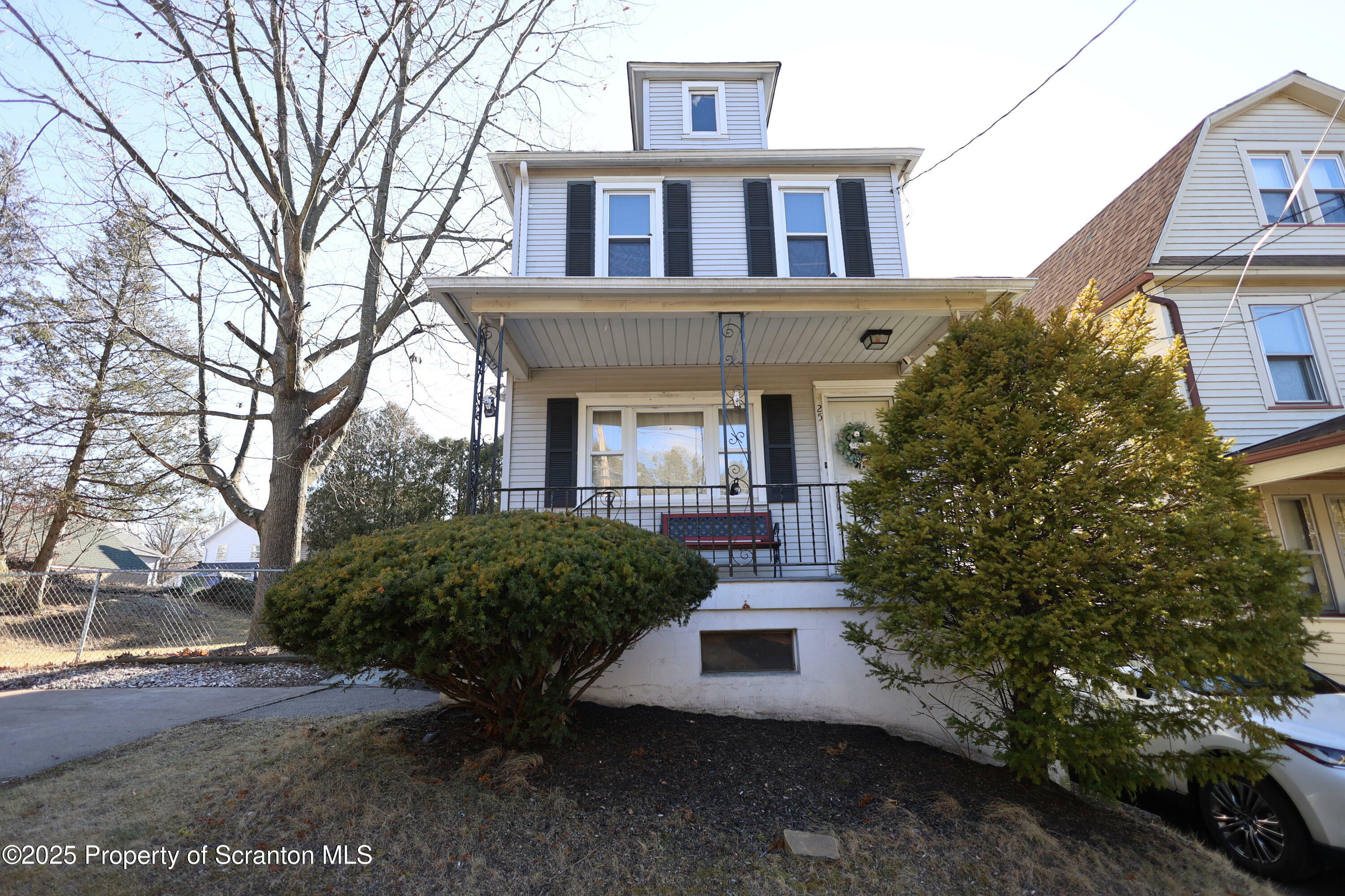 Property Photo: 25 Oaklawn Avenue PA 18706