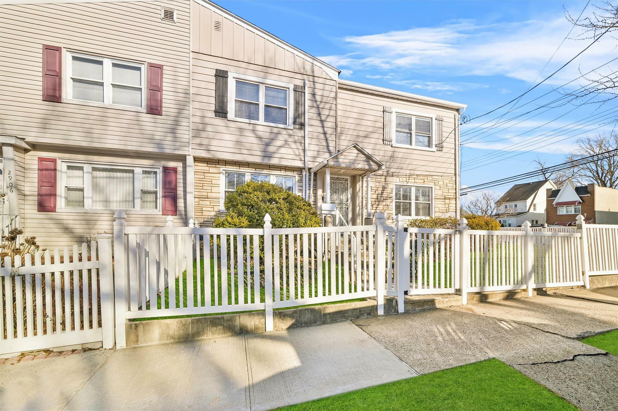 Property Photo:  2904 Yates Avenue  NY 10469 