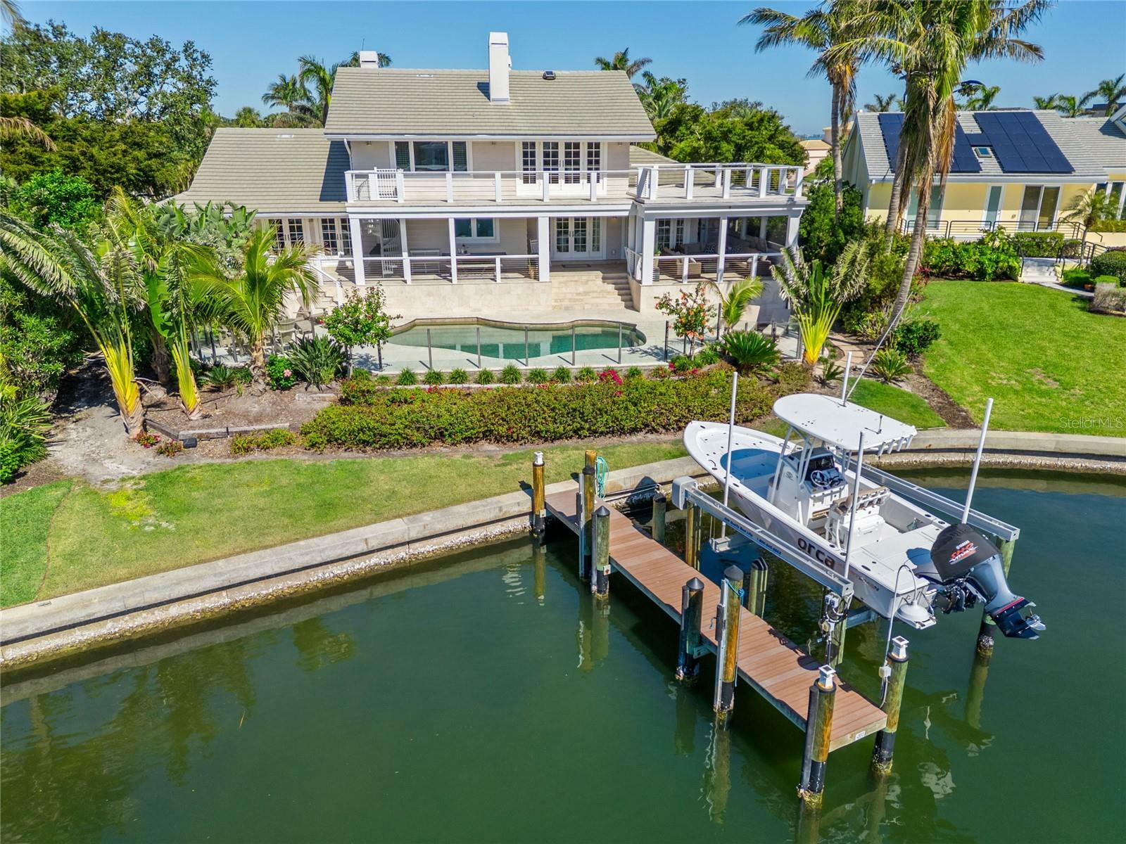 Property Photo: 520 Harbor Cay Drive FL 34228