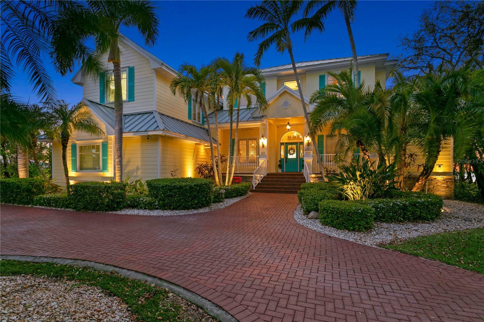 Property Photo:  416 Shore Drive E  FL 34677 