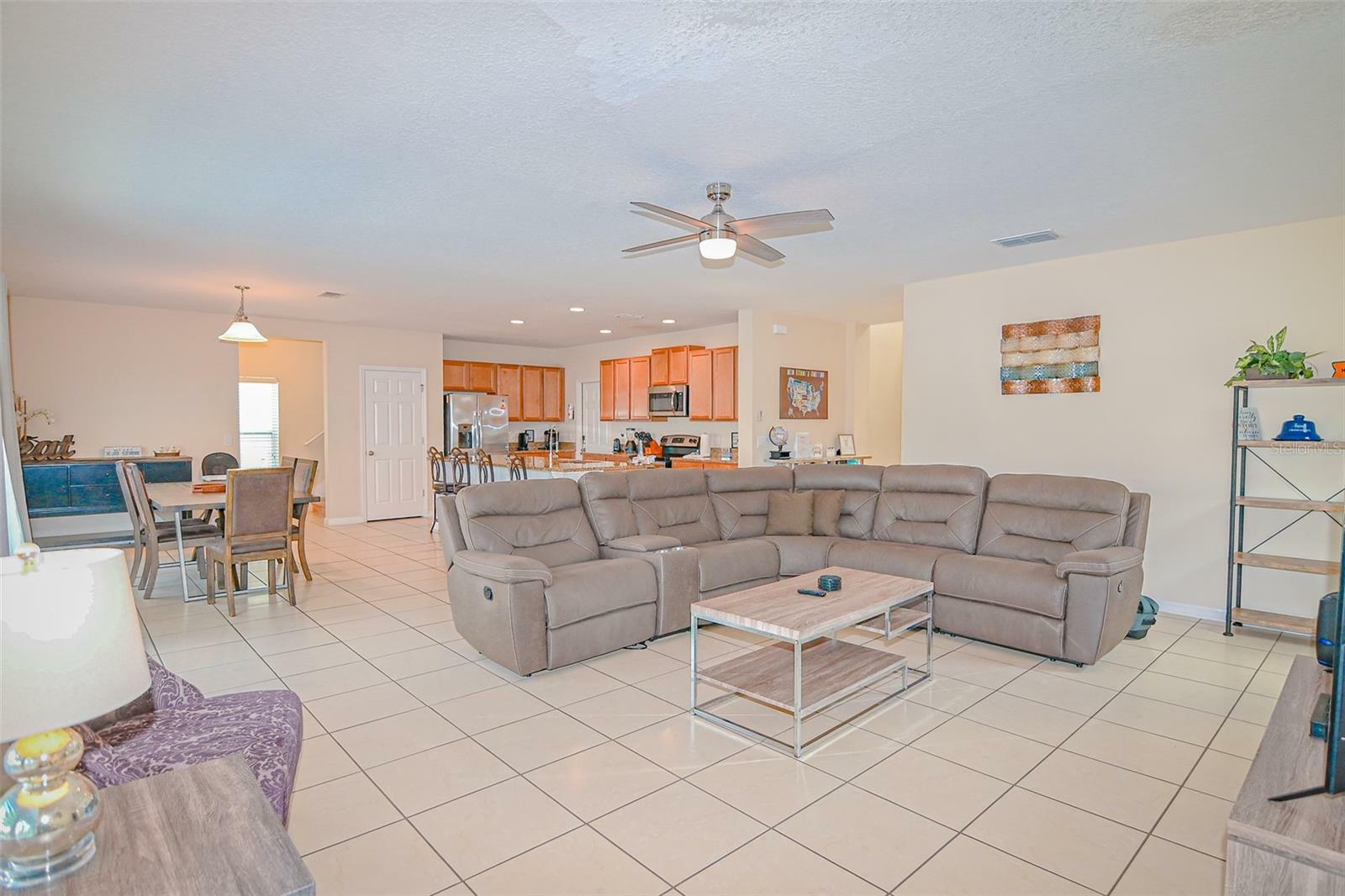 Property Photo:  1040 Andalusia Loop  FL 33837 