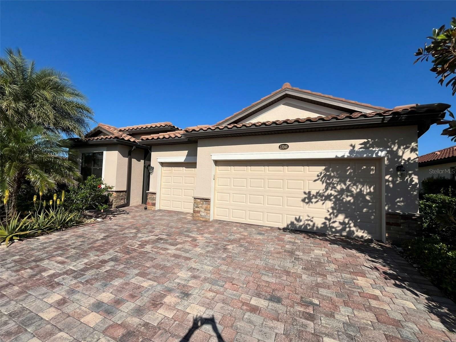 Property Photo:  13240 Amerigo Lane  FL 34293 