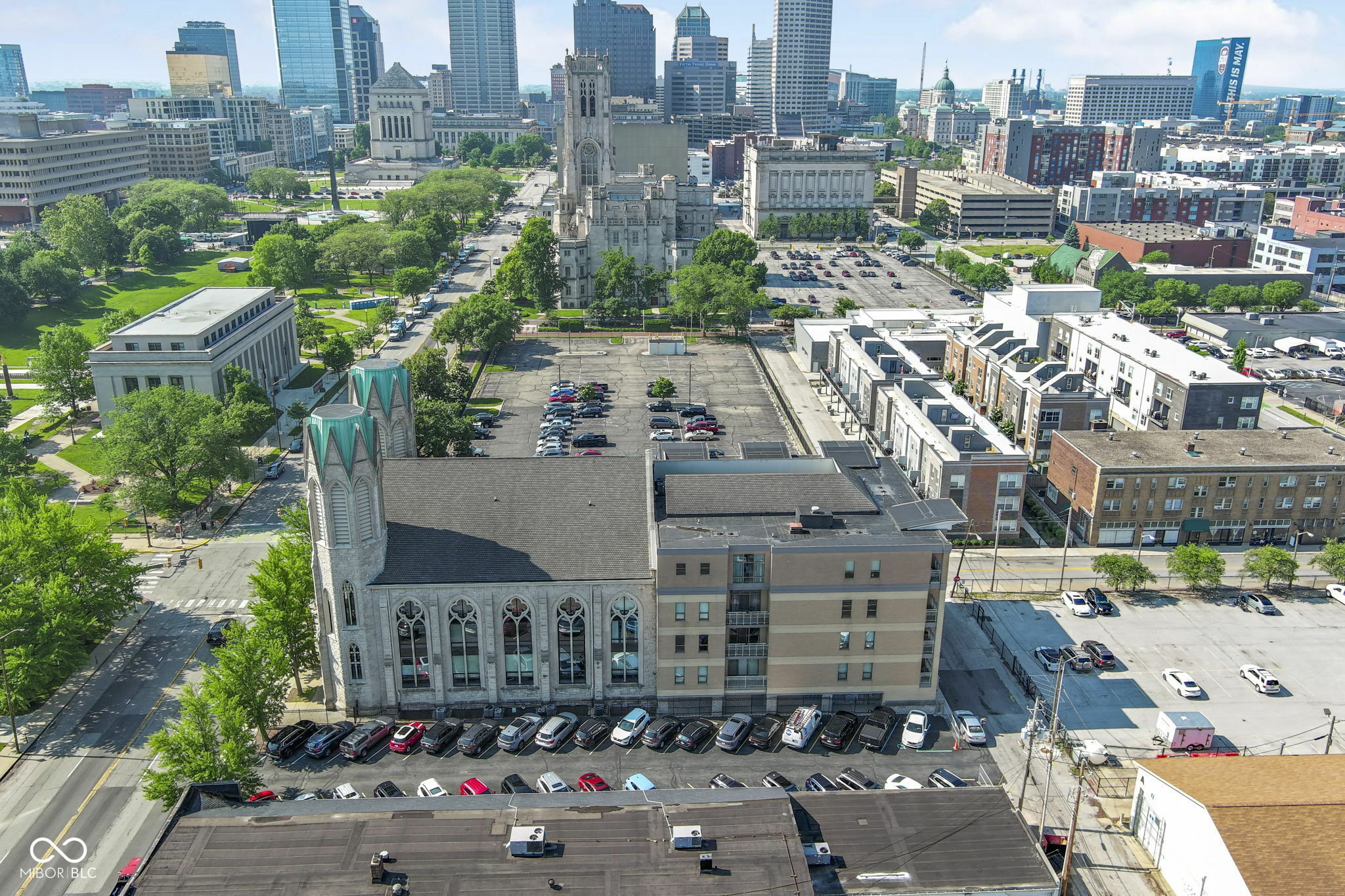 Property Photo: 802 N Meridian Street Unit 204 IN 46204