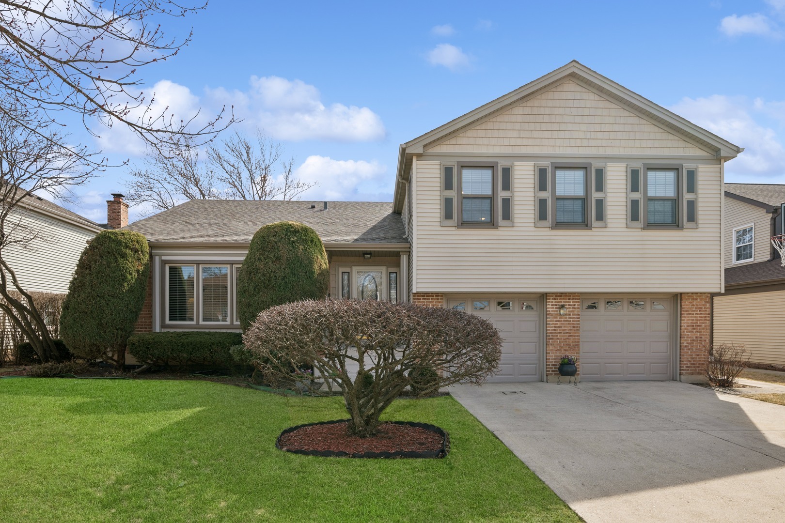 Property Photo:  1215 Dorchester Lane  IL 60169 