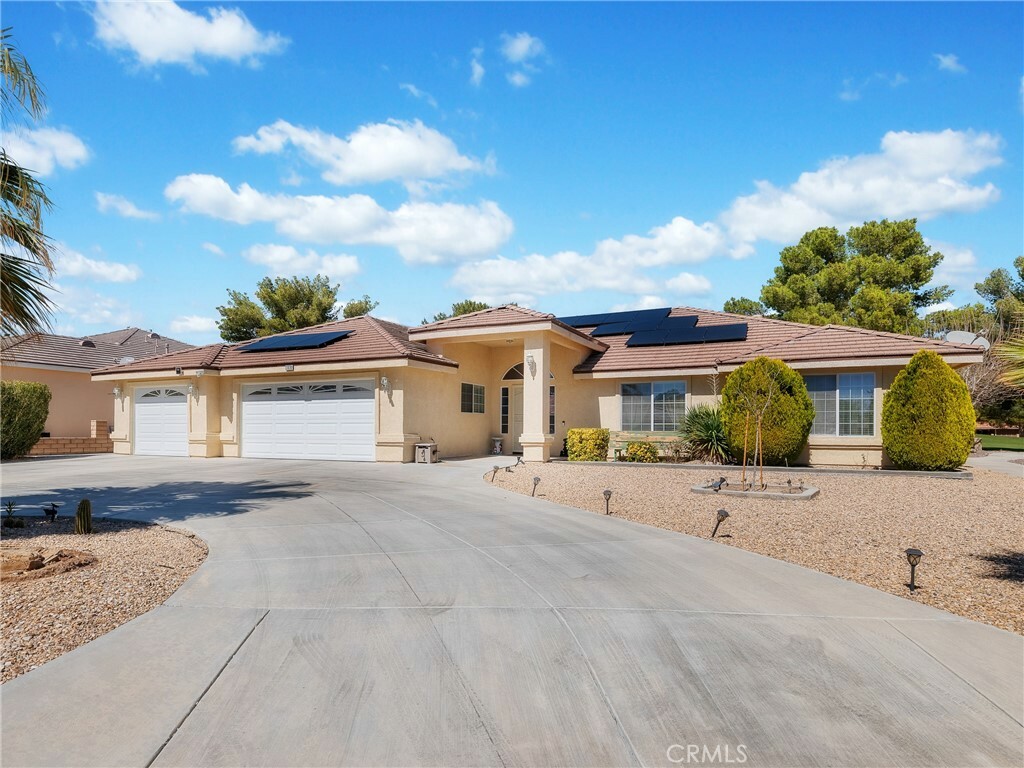 Property Photo: 27870 Jasmine Lane CA 92342