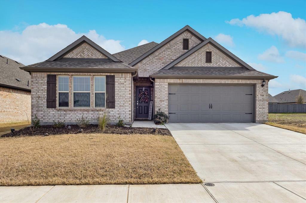 Property Photo: 7518 Prairie Holly Lane TX 76084