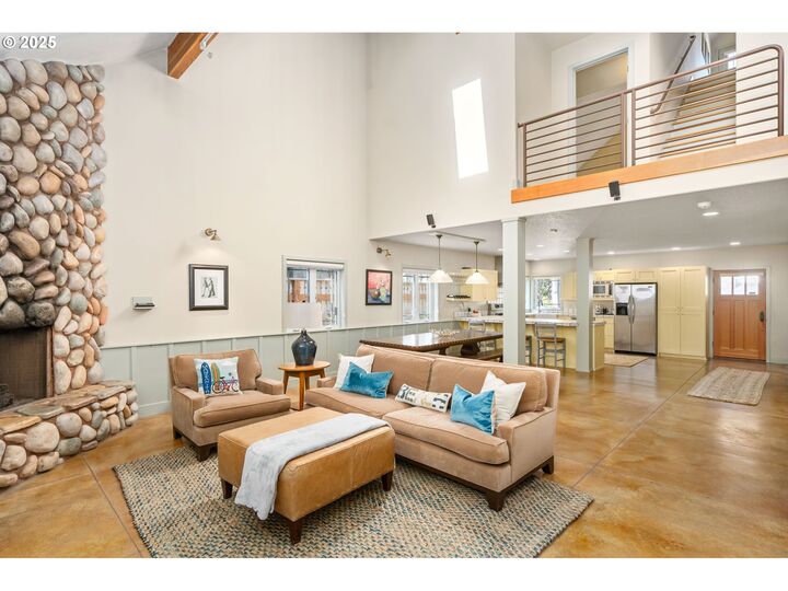 Property Photo: 8917 Spindrift Ln OR 97130