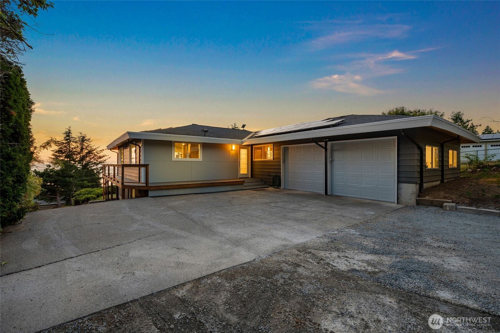 Property Photo:  2808  Leeward Way  WA 98226 