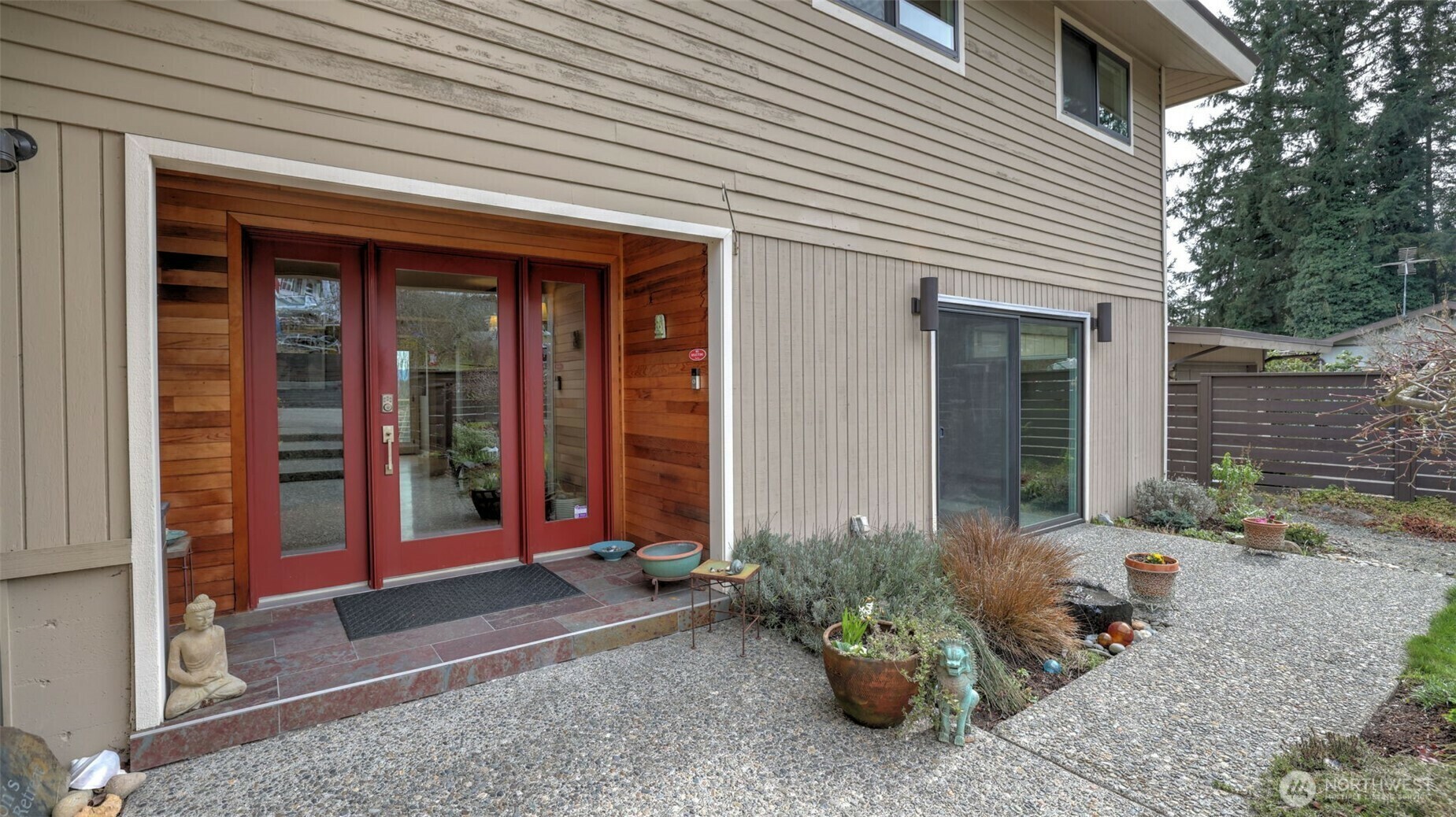 Property Photo: 4120 S 243rd Place WA 98032