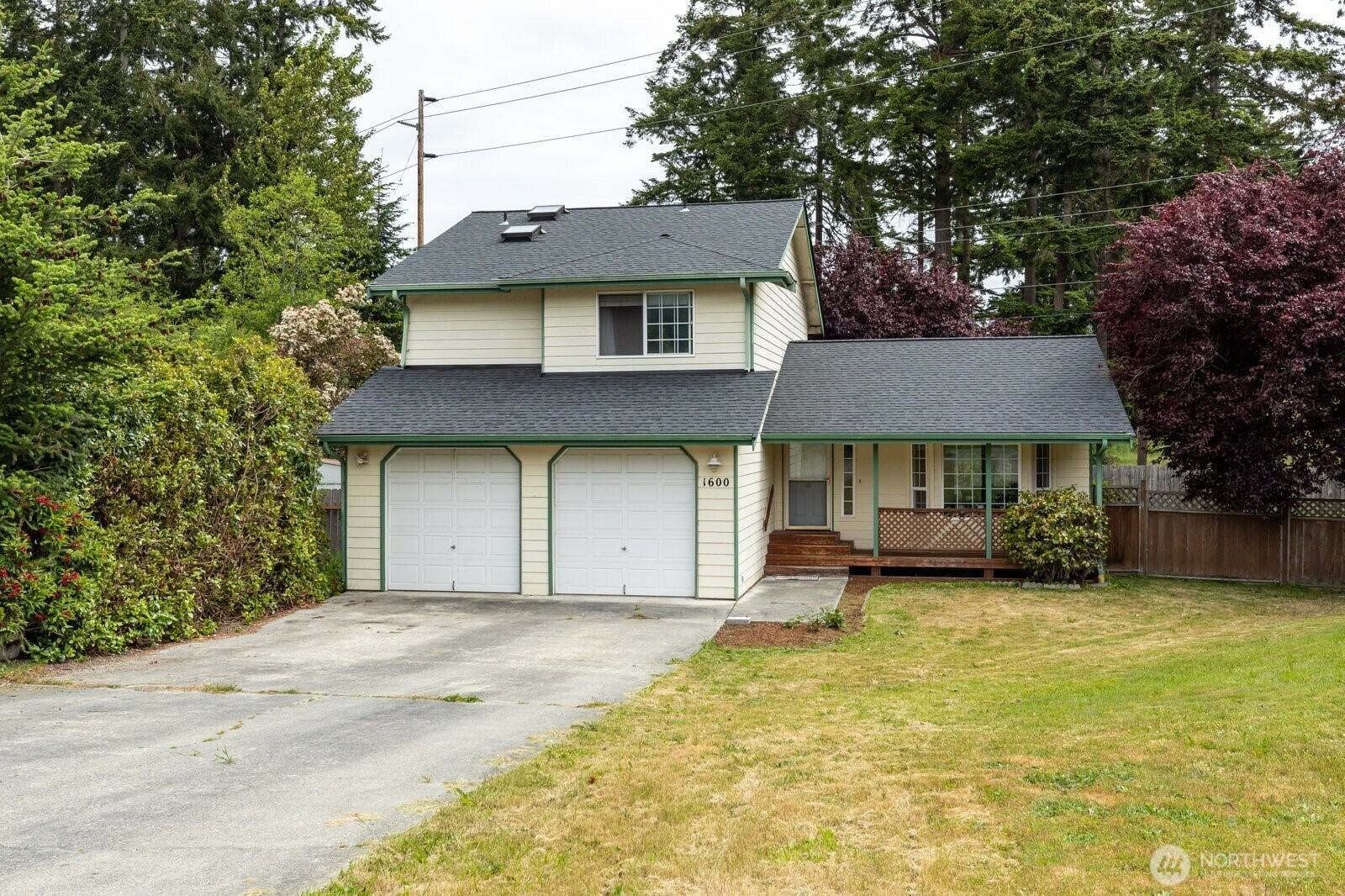 1600 SW Neinhuis Street  Oak Harbor WA 98277 photo