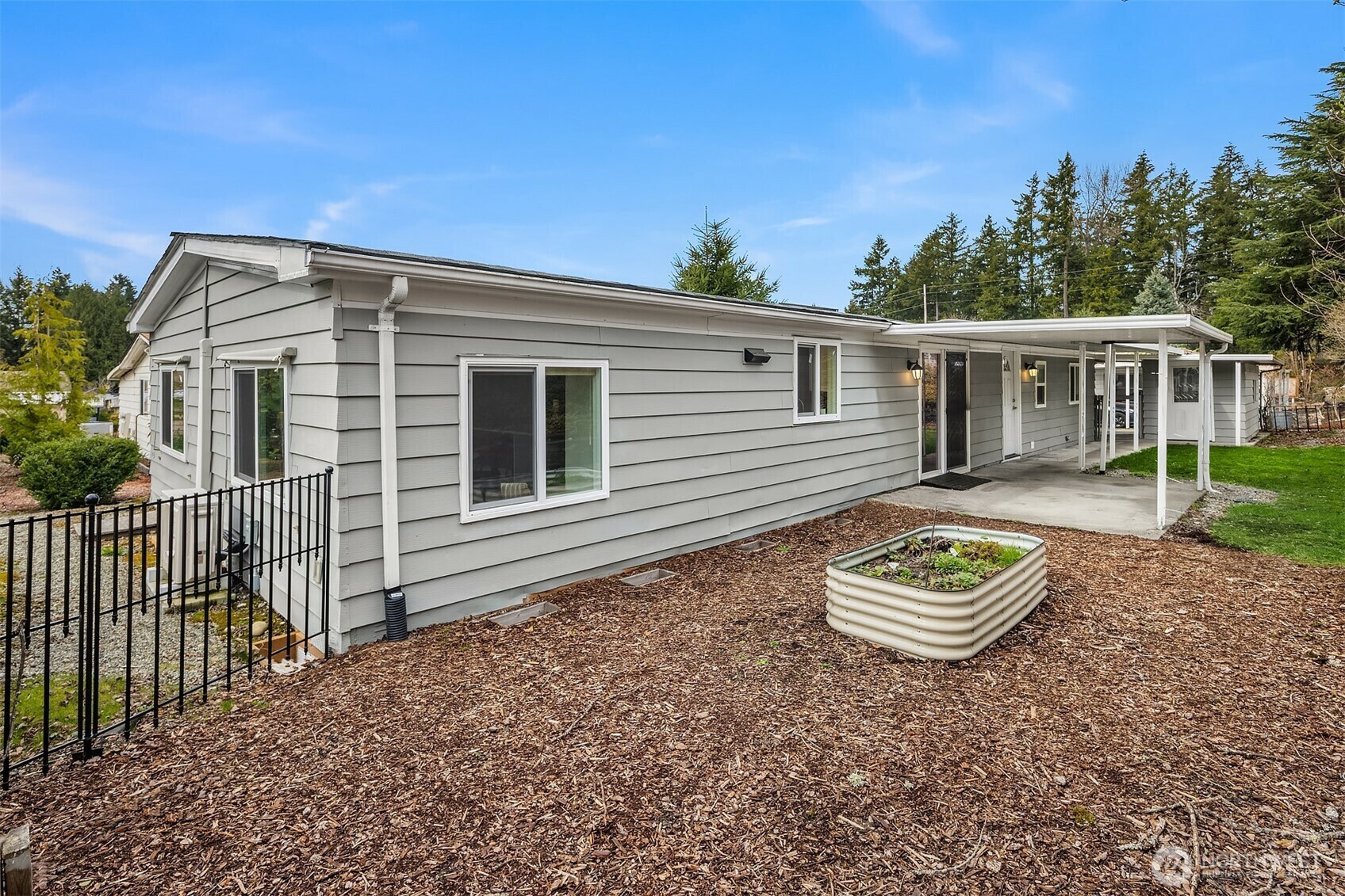 Property Photo:  201 SE Union Avenue 58  WA 98059 